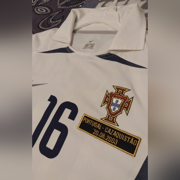 Cristiano Ronaldo Portugal jersey 2002-2003 - Picture 6 of 8